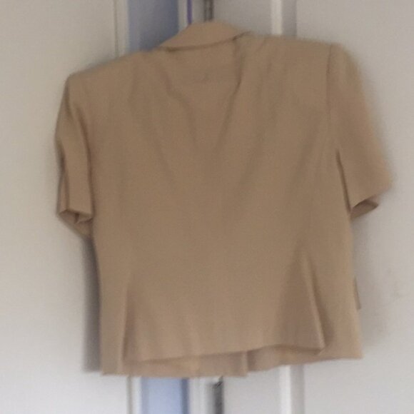 Tan blazer with tortoise buttons - Picture 6 of 6